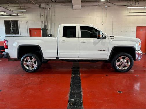 Summit White 2017 GMC Sierra 2500 SLE