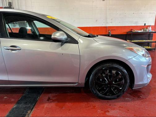 2013 Mazda Mazda3 i Sport