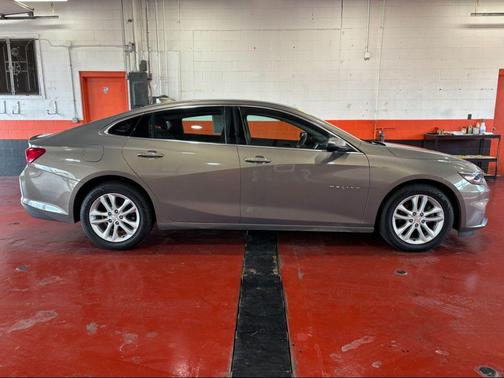 2017 Chevrolet Malibu 1LT