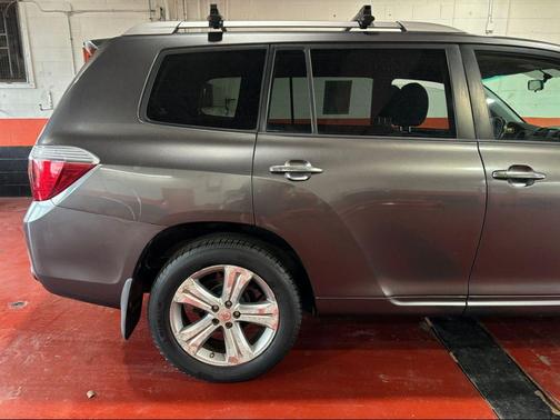 Magnetic Gray Metallic 2008 Toyota Highlander Sport