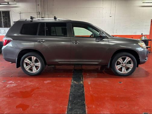 Magnetic Gray Metallic 2008 Toyota Highlander Sport