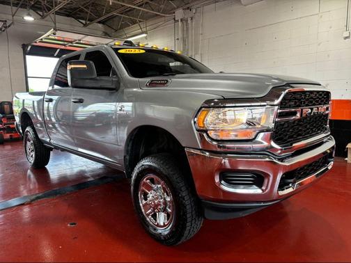 Billet Silver Metallic Clearcoat 2023 RAM 2500 Tradesman Crew Cab 4x4 6'4' Box
