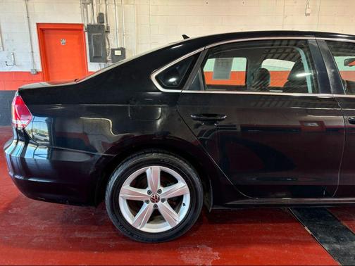 2012 Volkswagen Passat 2.5 SE