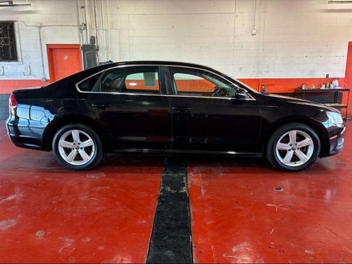 2012 Volkswagen Passat 2.5 SE