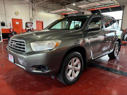 Cypress Pearl 2010 Toyota Highlander SE