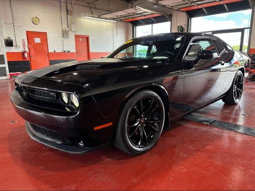 Pitch Black Clearcoat 2017 Dodge Challenger R/T