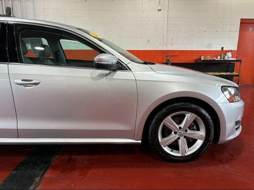 2014 Volkswagen Passat 2.5L SE