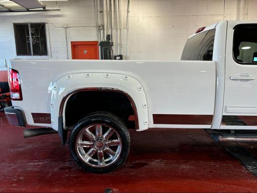 2009 GMC Sierra 2500 SLT Crew Cab