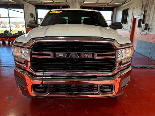 2019 RAM 3500 Big Horn Crew Cab 4x4 8' Box