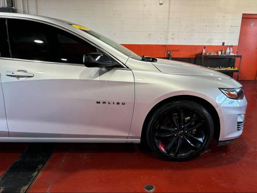 2021 Chevrolet Malibu FWD LT