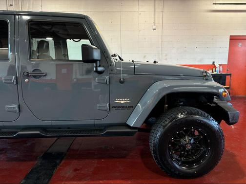 2014 Jeep Wrangler Unlimited Sahara