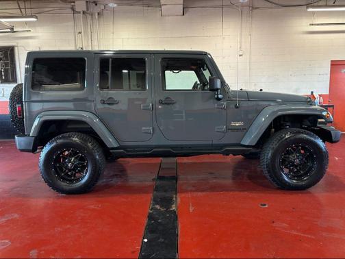 2014 Jeep Wrangler Unlimited Sahara