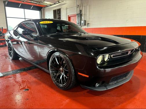 Pitch Black Clearcoat 2018 Dodge Challenger R/T