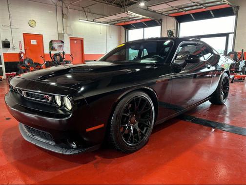 Pitch Black Clearcoat 2018 Dodge Challenger R/T