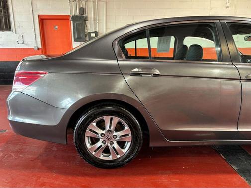 Polished Metal Metallic 2011 Honda Accord SE