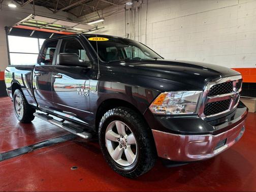 2016 RAM 1500 SLT