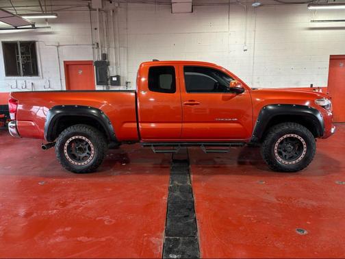 2016 Toyota Tacoma SR5
