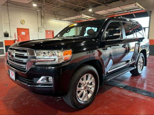 2017 Toyota Land Cruiser Base