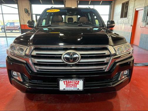 2017 Toyota Land Cruiser Base