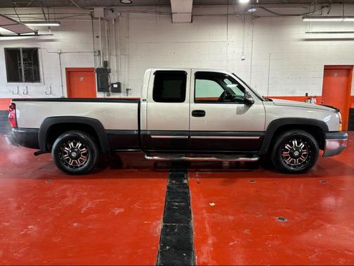 2004 Chevrolet Silverado 1500 LS Extended Cab