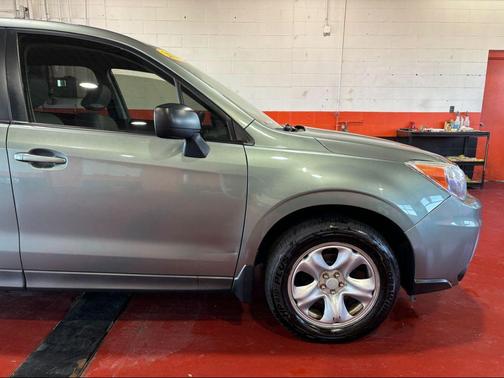 2014 Subaru Forester 2.5i