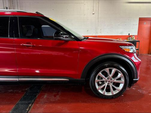 Rapid Red Metallic Tinted Clearcoat 2021 Ford Explorer Platinum