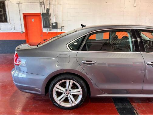 2014 Volkswagen Passat 2.5L SE