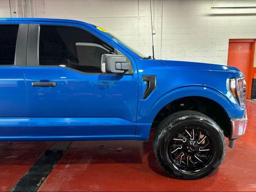 Velocity Blue Metallic 2021 Ford F-150 XLT