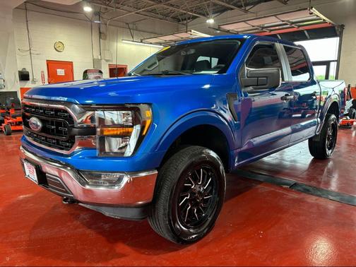 Velocity Blue Metallic 2021 Ford F-150 XLT