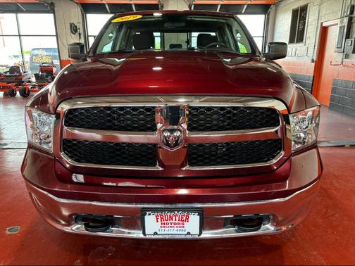 Delmonico Red Pearlcoat 2019 RAM 1500 SLT