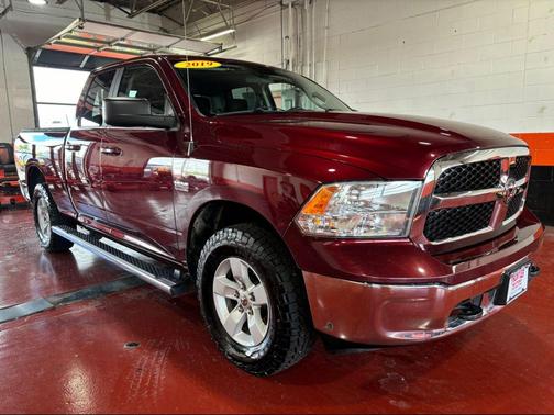 Delmonico Red Pearlcoat 2019 RAM 1500 SLT
