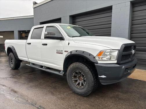 2018 RAM 2500 Tradesman Crew Cab 4x4 8' Box