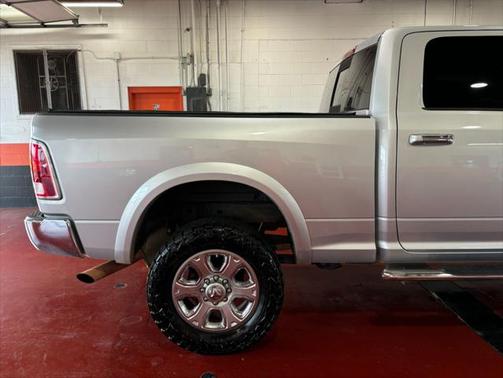 2018 RAM 2500 Laramie Crew Cab 4x4 6'4' Box