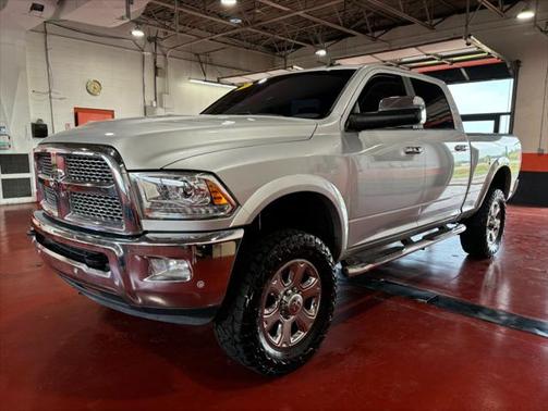 2018 RAM 2500 Laramie Crew Cab 4x4 6'4' Box