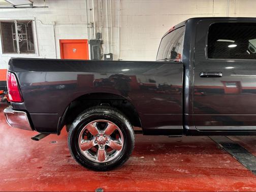 2019 RAM 1500 SLT