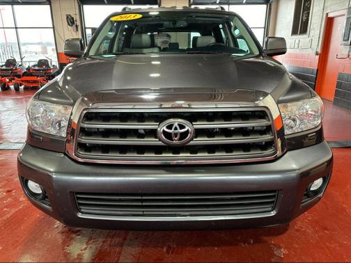 2013 Toyota Sequoia SR5