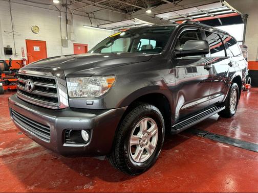 2013 Toyota Sequoia SR5