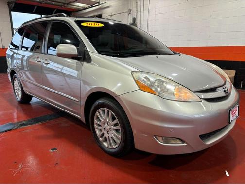 2010 Toyota Sienna XLE