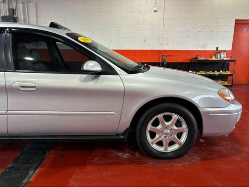 2006 Ford Taurus SEL