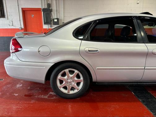 2006 Ford Taurus SEL