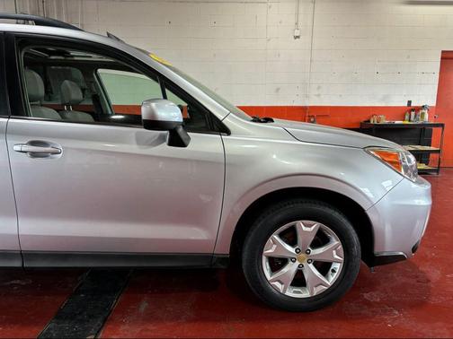 Ice Silver Metallic 2015 Subaru Forester 2.5i Limited
