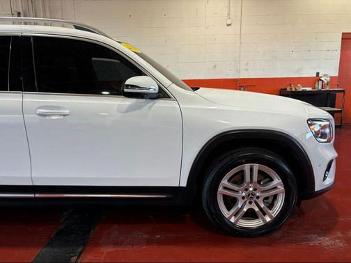 White 2020 Mercedes-Benz GLB 250 Base