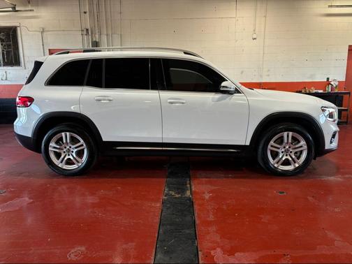 White 2020 Mercedes-Benz GLB 250 Base