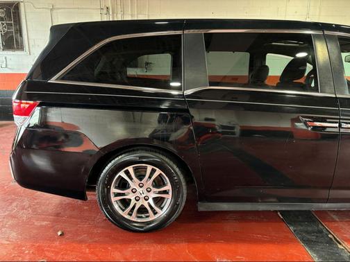 Crystal Black Pearl 2014 Honda Odyssey EX-L