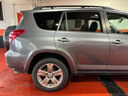 2009 Toyota RAV4 Sport