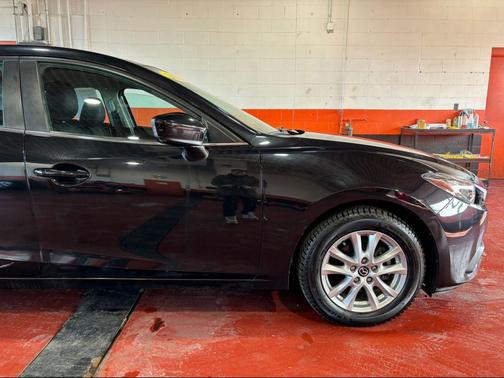 2016 Mazda Mazda3 i Sport
