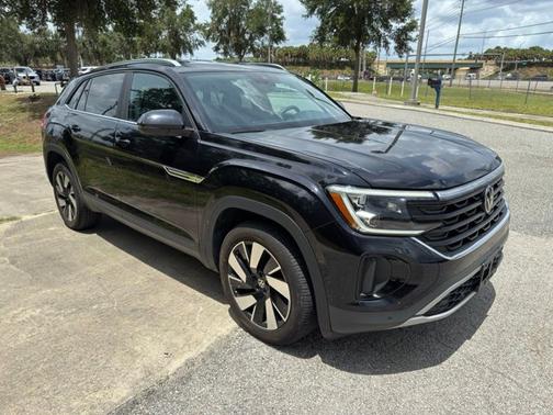 Black 2024 Volkswagen Atlas Cross Sport 2.0T SE w/Technology