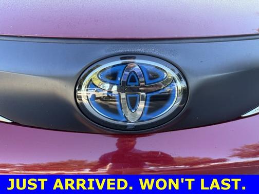 2023 Toyota Sienna LE