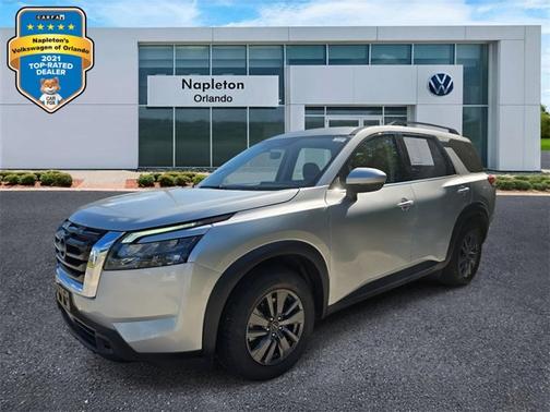 2024 Nissan Pathfinder SV