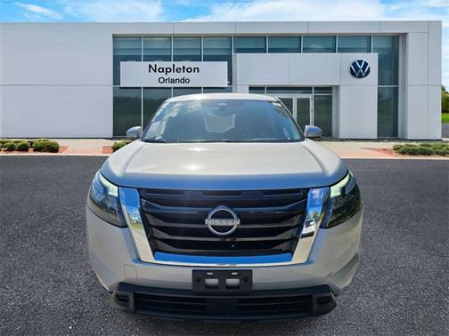 2024 Nissan Pathfinder SV